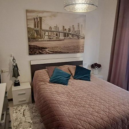 Apartament Jakub De Lux Torrevieja Exteriör bild